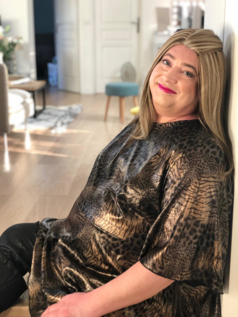 femme séance de maquillage chez Jennifer