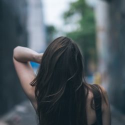 femme de dos