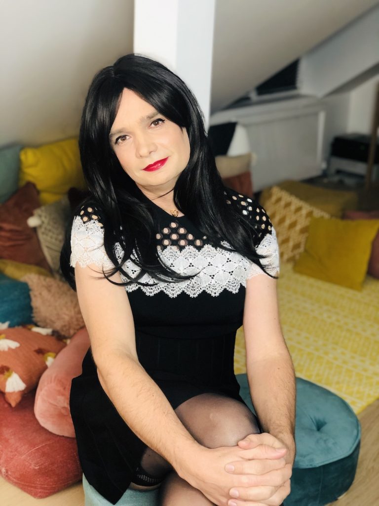 Séance de féminisation MTF féminization 2